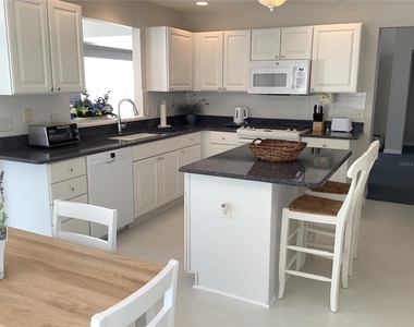 890 Haynesville Way - Photo Thumbnail 3