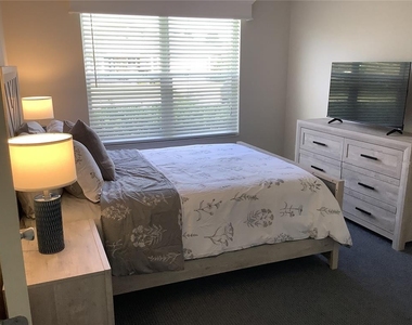 890 Haynesville Way - Photo Thumbnail 14