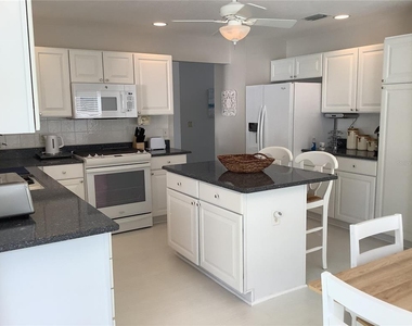 890 Haynesville Way - Photo Thumbnail 4