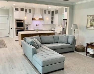2129 Lorraine Drive - Photo Thumbnail 9