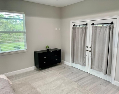 2129 Lorraine Drive - Photo Thumbnail 18