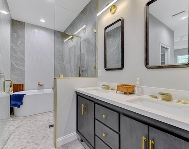 2129 Lorraine Drive - Photo Thumbnail 20