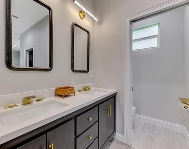2129 Lorraine Drive - Photo Thumbnail 21