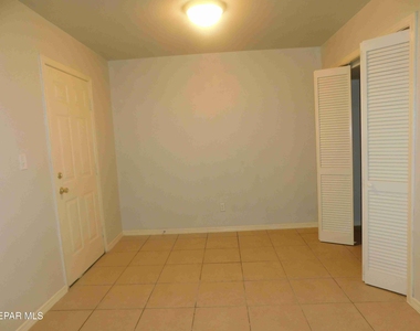 10021 Railroad Drive - Photo Thumbnail 8