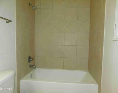 10021 Railroad Drive - Photo Thumbnail 18