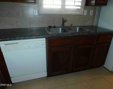 10021 Railroad Drive - Photo Thumbnail 9