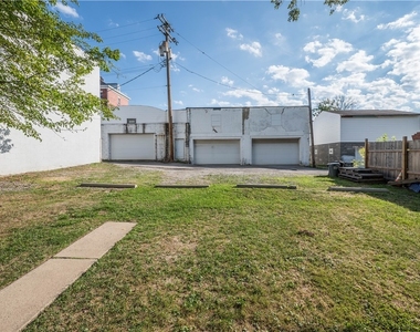 360 Duncan Ave - Photo Thumbnail 15