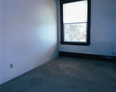360 Duncan Ave - Photo Thumbnail 8
