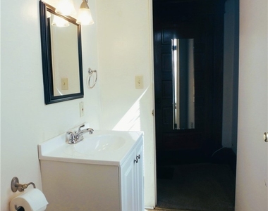 360 Duncan Ave - Photo Thumbnail 10
