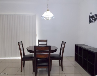 855 N Stephanie Street - Photo Thumbnail 8