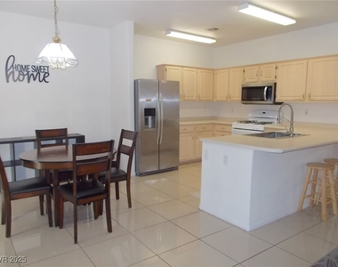 855 N Stephanie Street - Photo Thumbnail 6