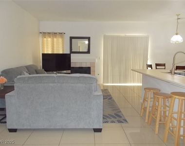 855 N Stephanie Street - Photo Thumbnail 4