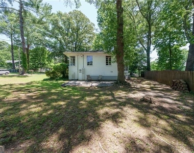1920 W Forrest Avenue - Photo Thumbnail 24