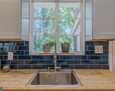 1920 W Forrest Avenue - Photo Thumbnail 11