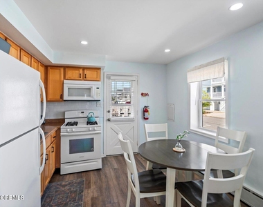 115-117 Coolidge Avenue - Photo Thumbnail 14