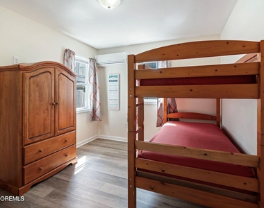 115-117 Coolidge Avenue - Photo Thumbnail 8