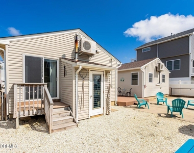 115-117 Coolidge Avenue - Photo Thumbnail 22