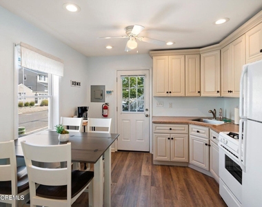 115-117 Coolidge Avenue - Photo Thumbnail 5