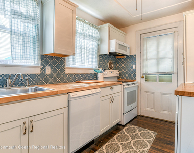 87 Embury Avenue - Photo Thumbnail 11