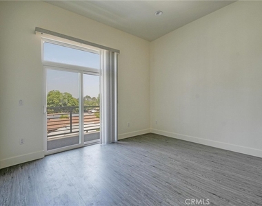 4461 Tujunga Avenue - Photo Thumbnail 29