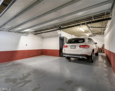 4461 Tujunga Avenue - Photo Thumbnail 17