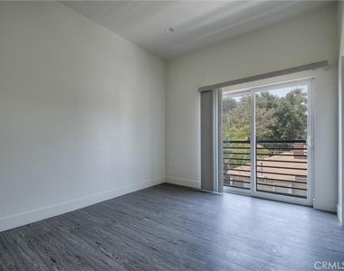 4461 Tujunga Avenue - Photo Thumbnail 25