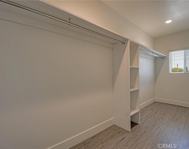 4461 Tujunga Avenue - Photo Thumbnail 30