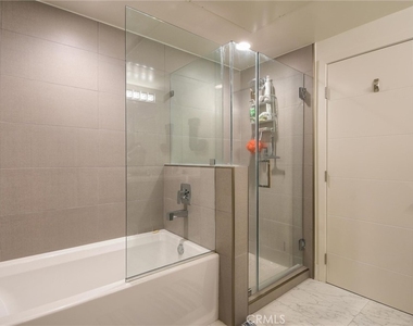 4461 Tujunga Avenue - Photo Thumbnail 14