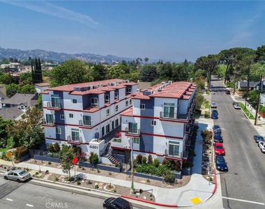 4461 Tujunga Avenue - Photo Thumbnail 19