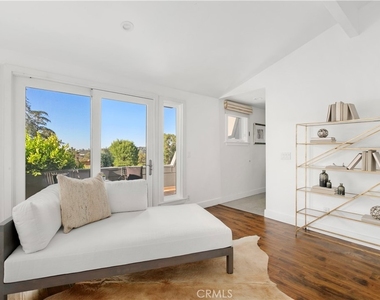 9625 Oak Pass Road - Photo Thumbnail 15