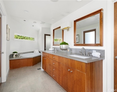 9625 Oak Pass Road - Photo Thumbnail 12