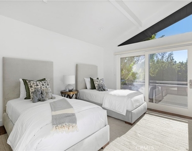 9625 Oak Pass Road - Photo Thumbnail 17