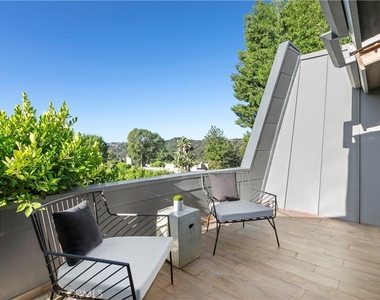 9625 Oak Pass Road - Photo Thumbnail 16