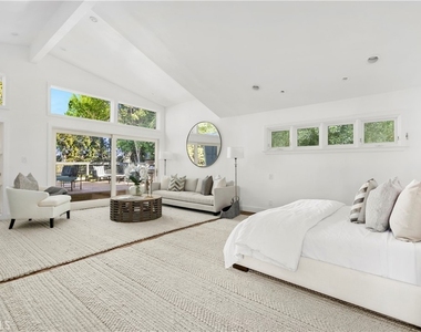 9625 Oak Pass Road - Photo Thumbnail 13