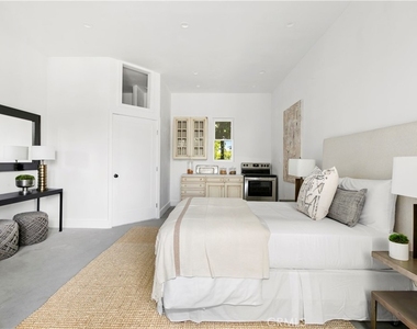 9625 Oak Pass Road - Photo Thumbnail 21