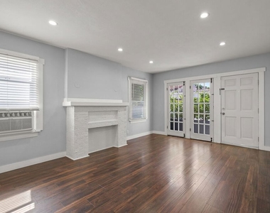 1754 N La Brea Avenue - Photo Thumbnail 4