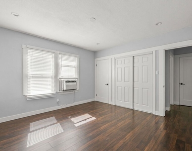 1754 N La Brea Avenue - Photo Thumbnail 16