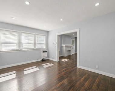 1754 N La Brea Avenue - Photo Thumbnail 14