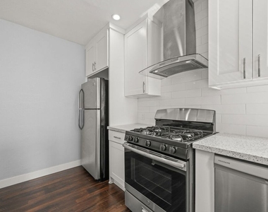 1754 N La Brea Avenue - Photo Thumbnail 7