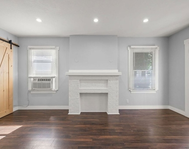 1754 N La Brea Avenue - Photo Thumbnail 3