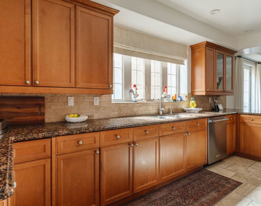 1835 Pandora Avenue - Photo Thumbnail 13