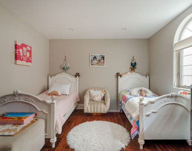 1835 Pandora Avenue - Photo Thumbnail 32