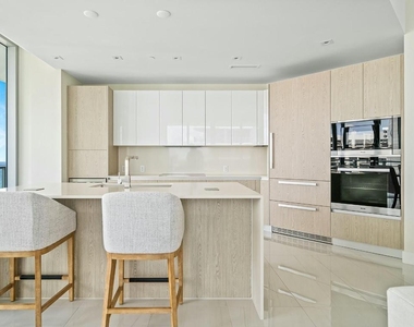 3100 N Ocean Drive - Photo Thumbnail 8