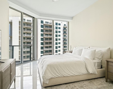 3100 N Ocean Drive - Photo Thumbnail 9