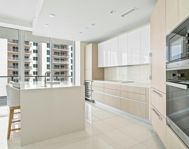 3100 N Ocean Drive - Photo Thumbnail 5