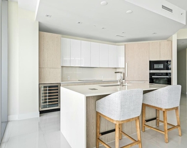 3100 N Ocean Drive - Photo Thumbnail 7