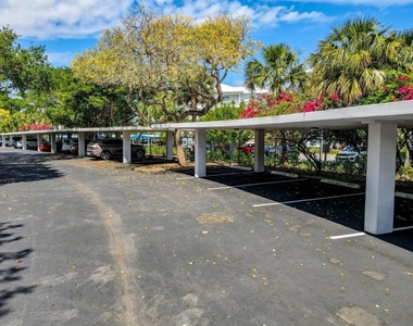 318 Oak Harbour Drive - Photo Thumbnail 48