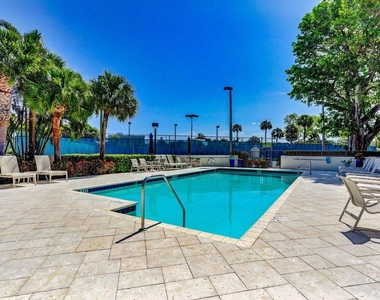 318 Oak Harbour Drive - Photo Thumbnail 34