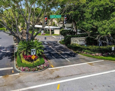 318 Oak Harbour Drive - Photo Thumbnail 52
