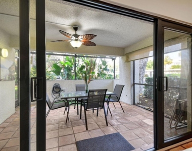 318 Oak Harbour Drive - Photo Thumbnail 9